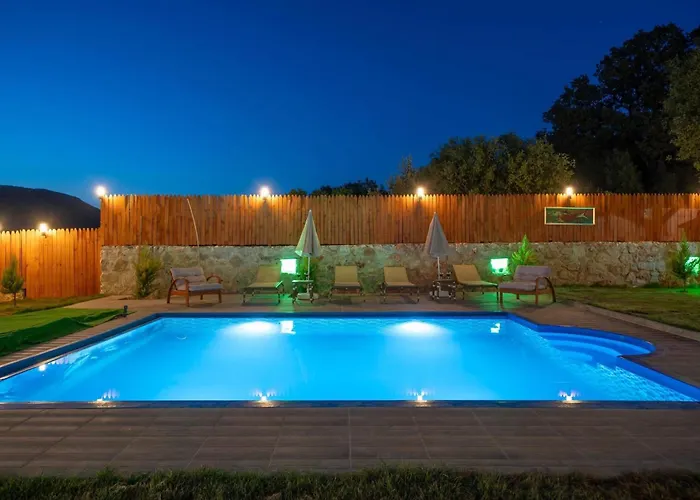 فيلة The Antiphellos Cerler