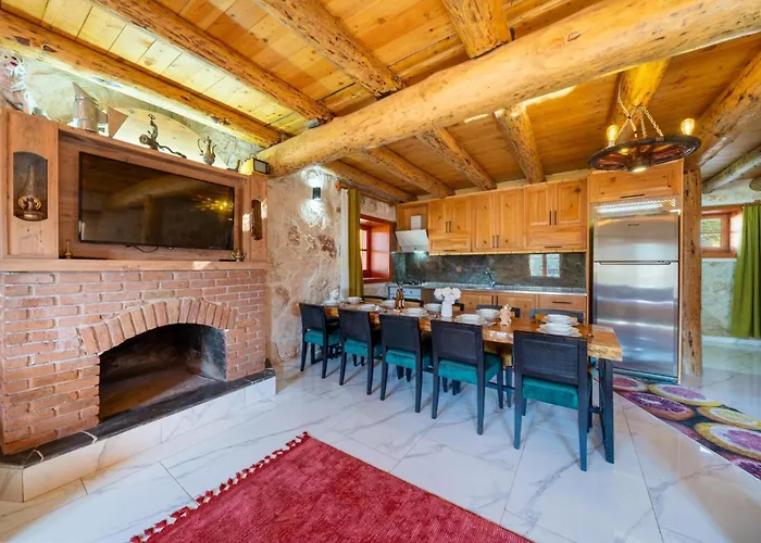 فيلة The Antiphellos Cerler