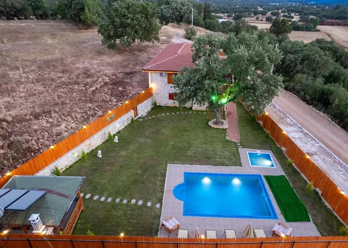 The Antiphellos فيلة *